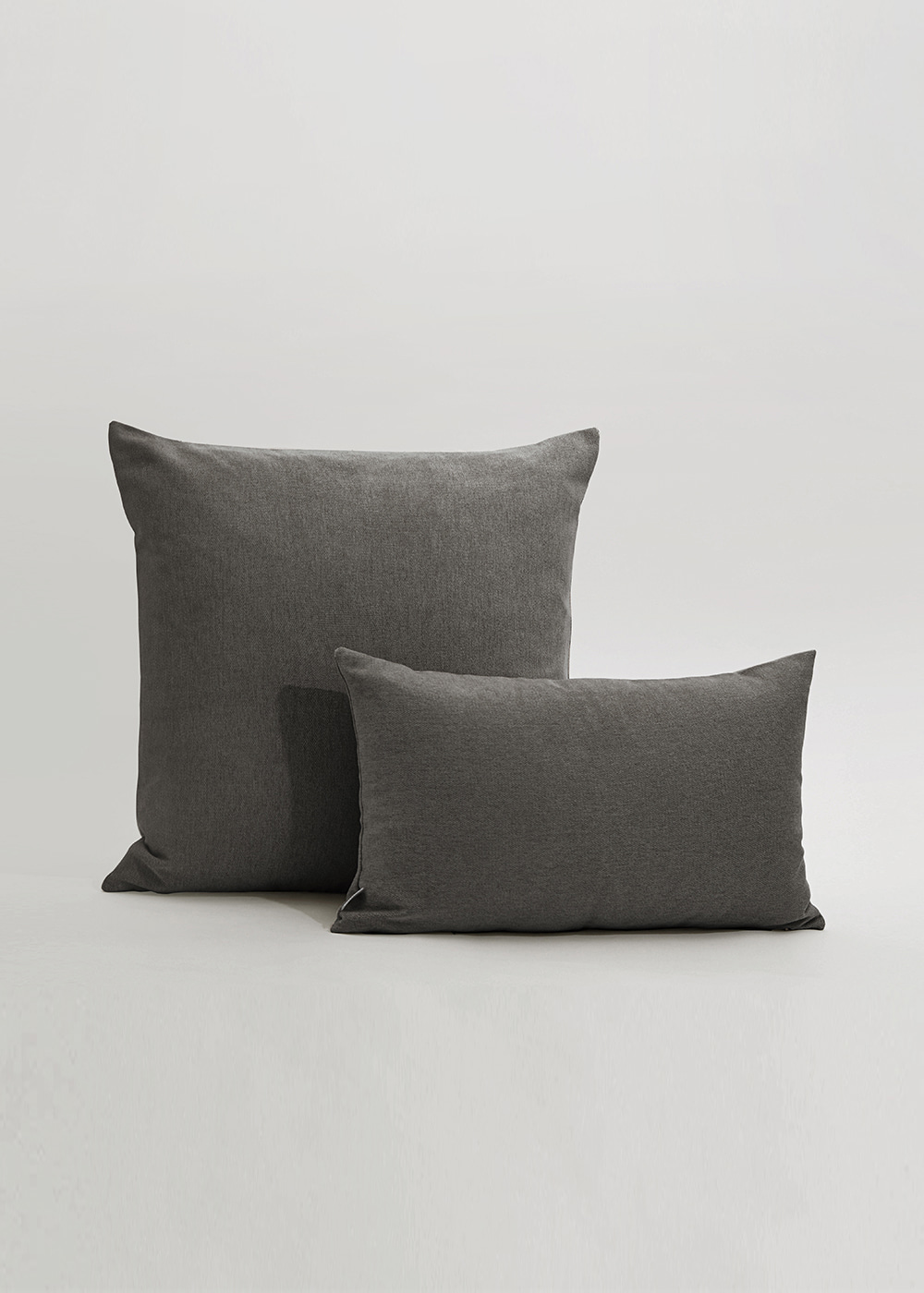 mont cushion deep gray
